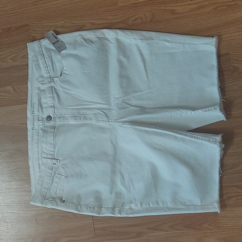 White denim, capri, size 24